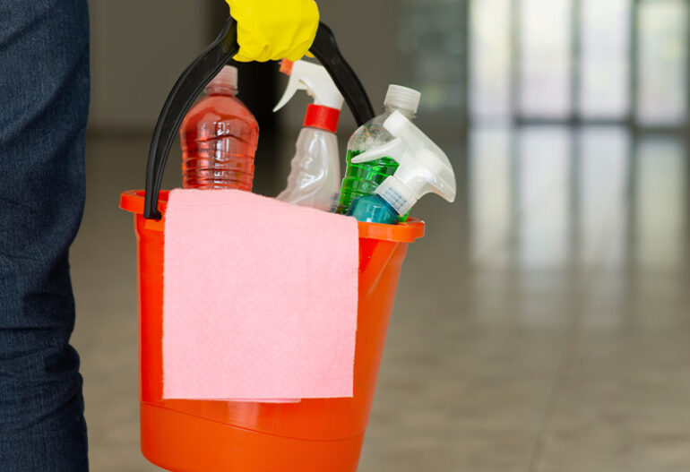 What are some natural solutions for cleaning and deodorizing garbage cans and recycling bins